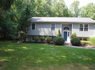 46 Nardolillo St, Johnston, RI 02919