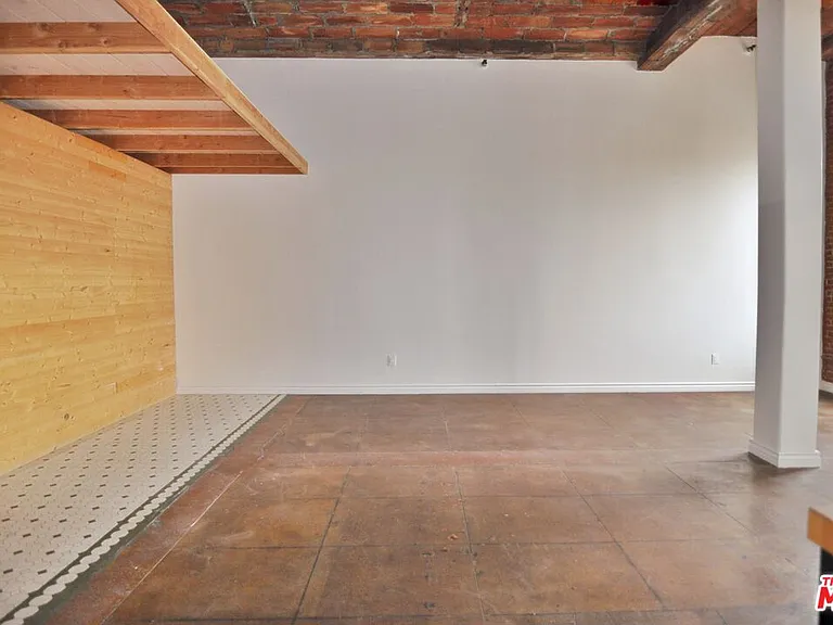 215 W 7th St #1404 — Photo 20