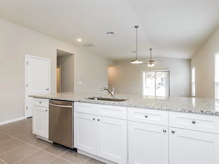 1658 Redfin Dr — Photo 7