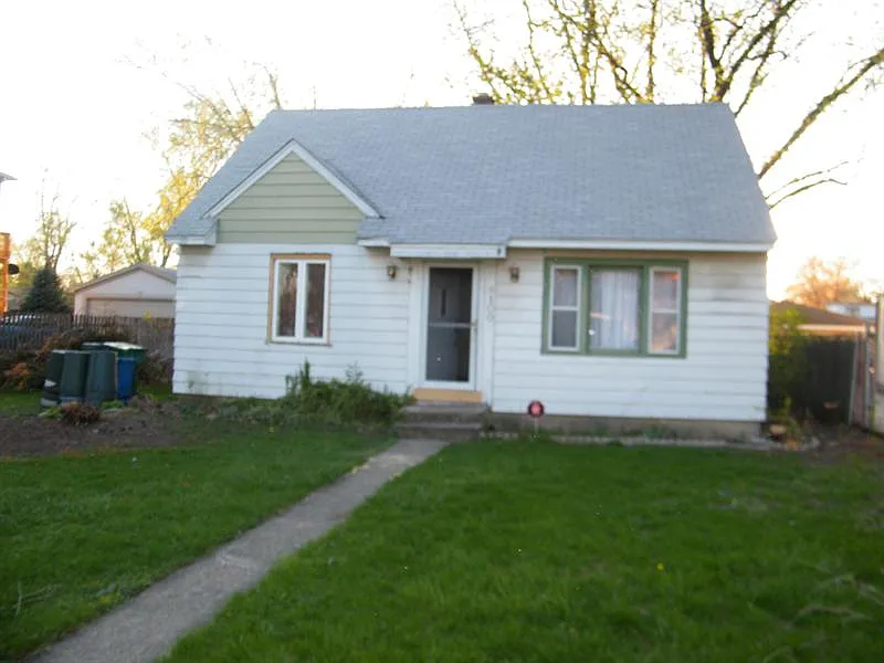 8100 Leamington Ave photo 1