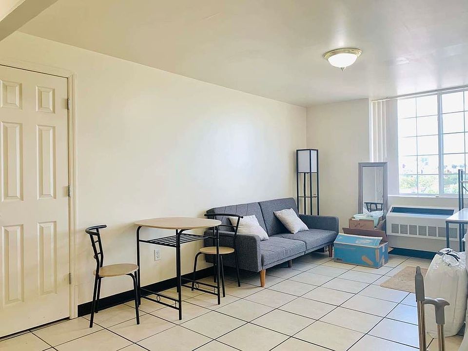2nd image of 443 Winthrop St APT 6