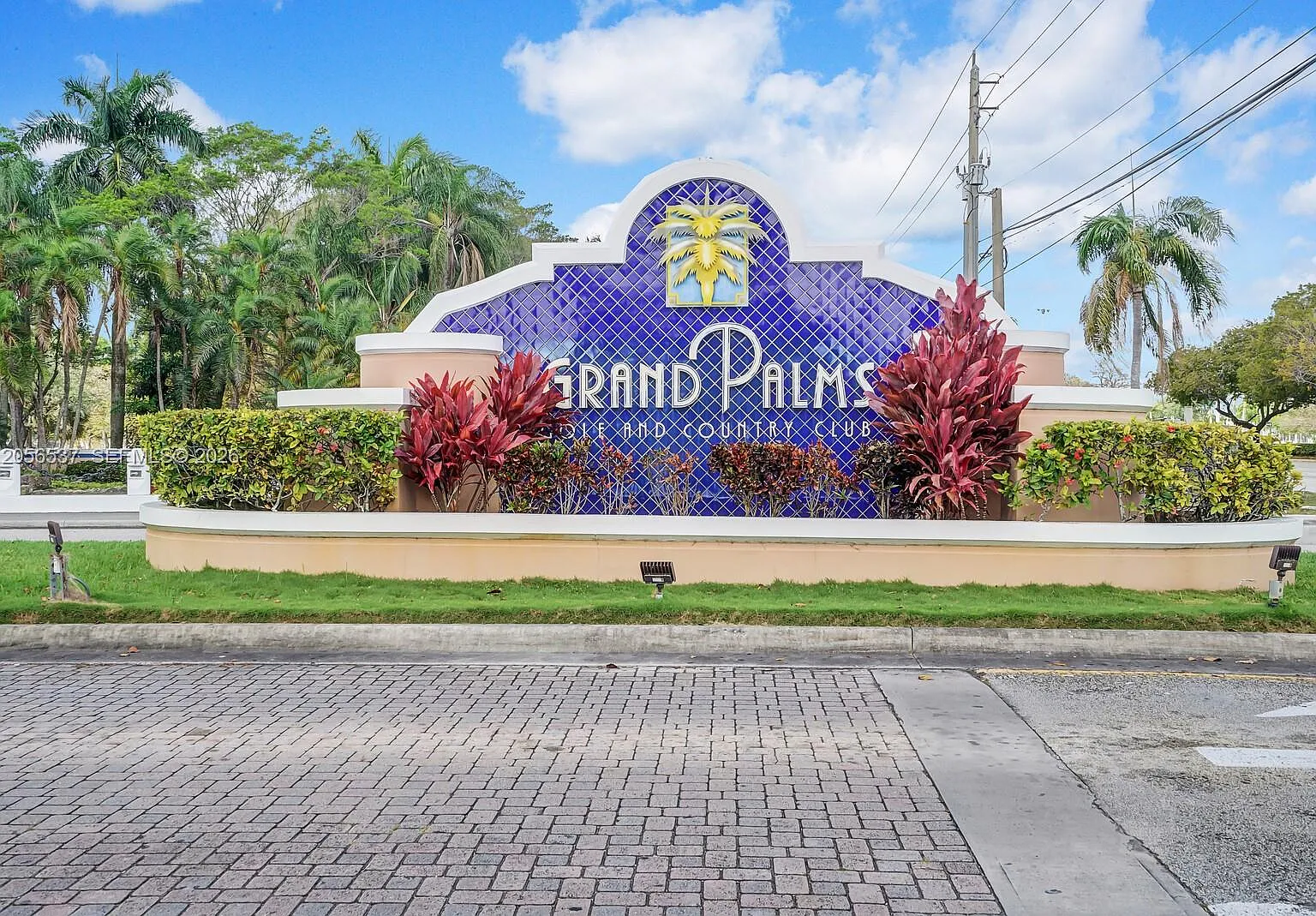Las Verdes Condo — Photo 3