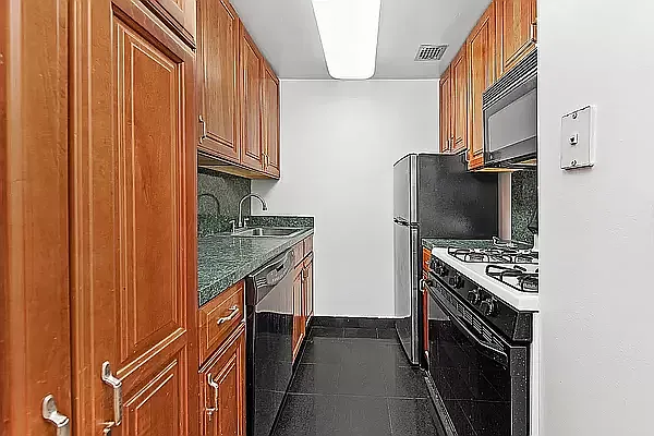 Rented by Compass | media 11