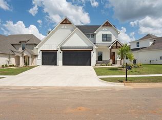 8033 Cal Dr, Edmond, OK 73034