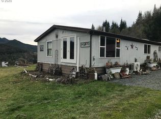 98001 Sitkum Ln, Myrtle Pt, OR 97458