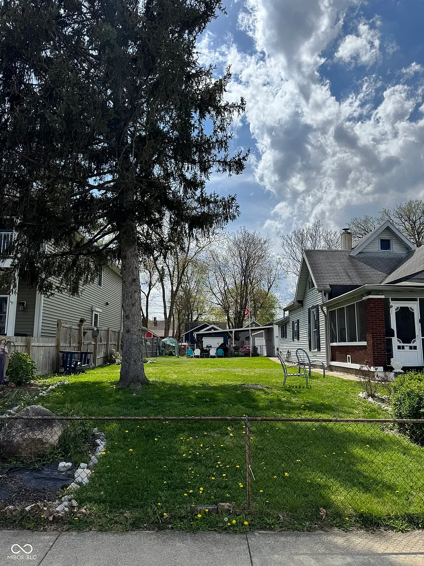 1639 Spann Ave photo 1