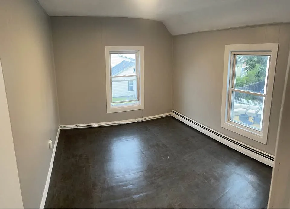 3 bed, 1100 sqft, $2,800 — Photo 4