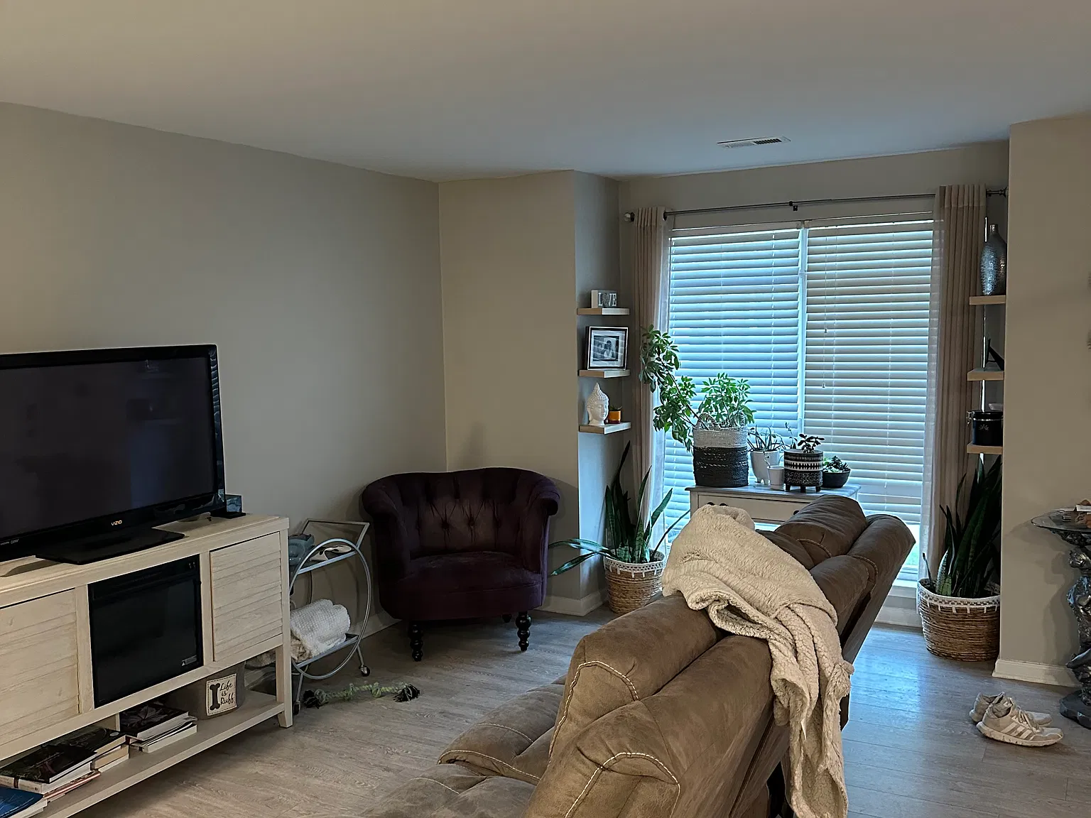 3 bed, 2.5 bath, 1740 sqft, $550 — Photo 2