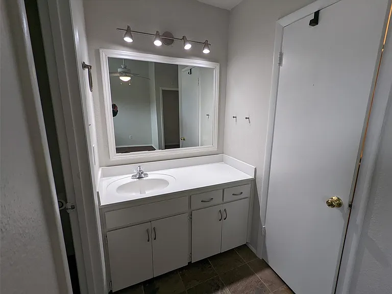 1818 S Lakeshore Blvd #36 — Photo 18