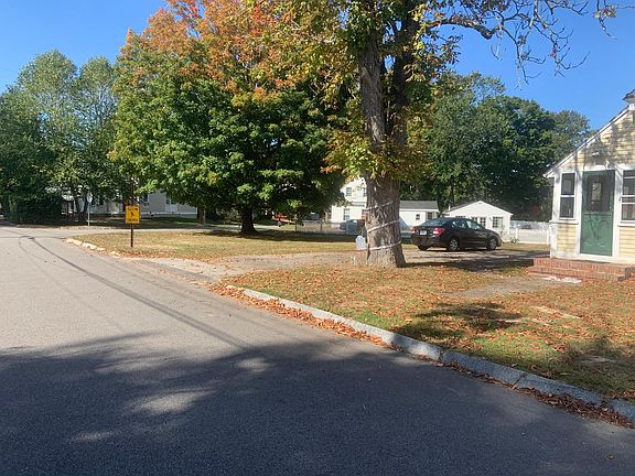 4th image of 16 Butler St #B
