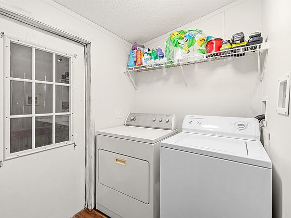 20th image of 135 Canary Cir