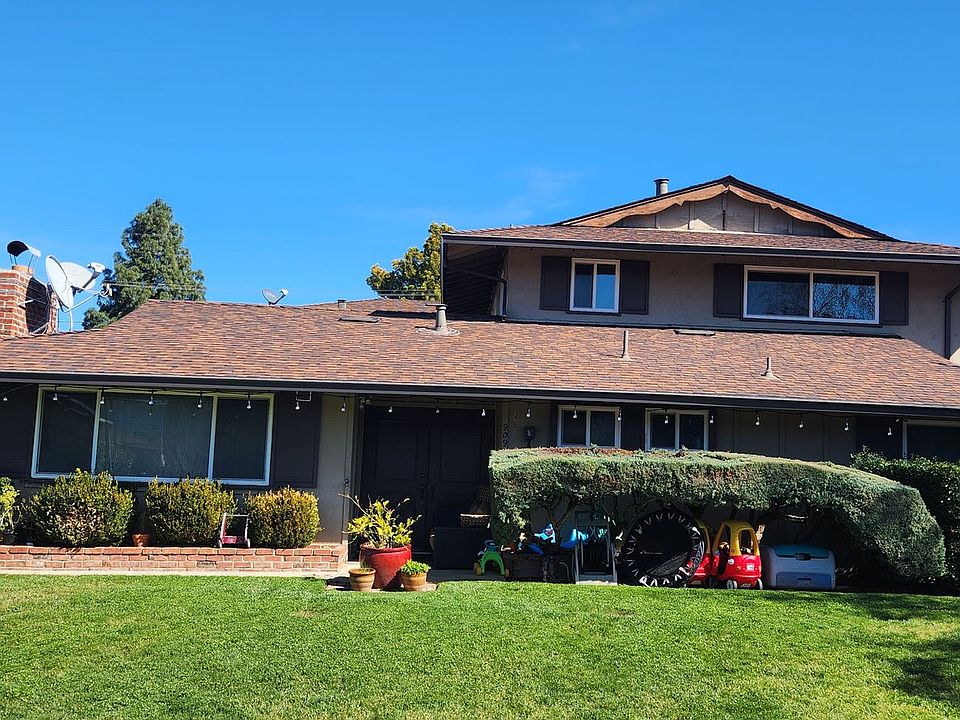 1st image of 909 Castlewood Dr APT 3