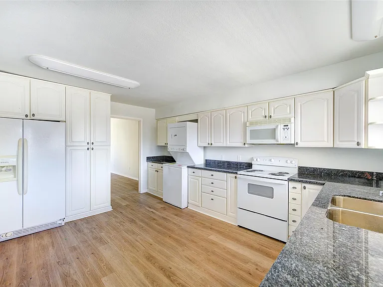6401 Deihl Rd #505 — Photo 6