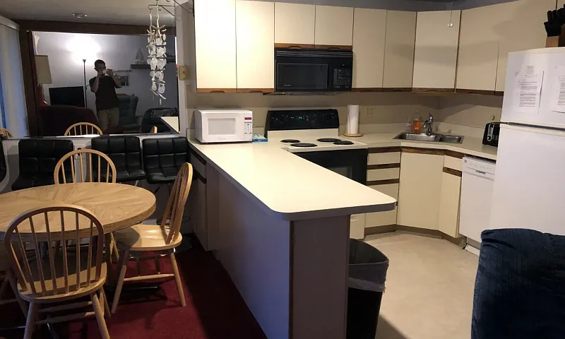 2 bed, $1,800 — Photo 4