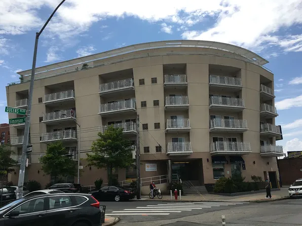 8114 Queens Blvd #3F, Elmhurst, NY 11373