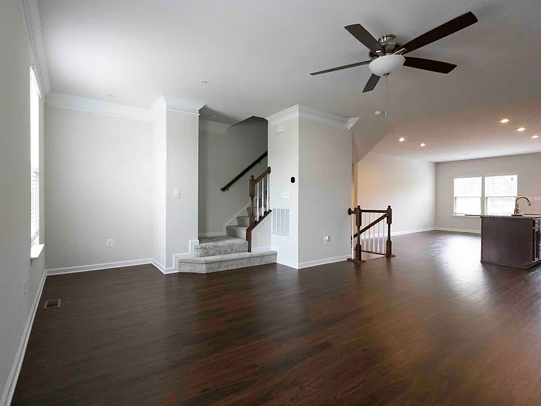 930 Dawes Ct — Photo 29