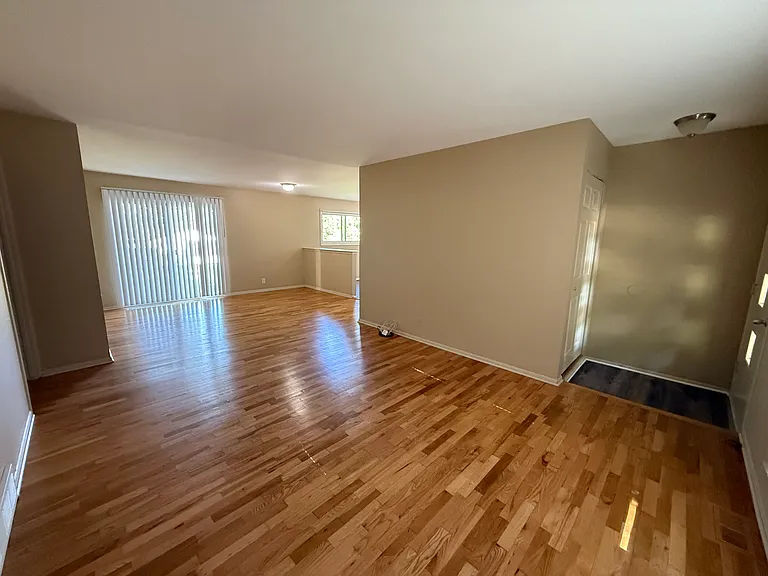 1729 Carlton Ave NE — Photo 2