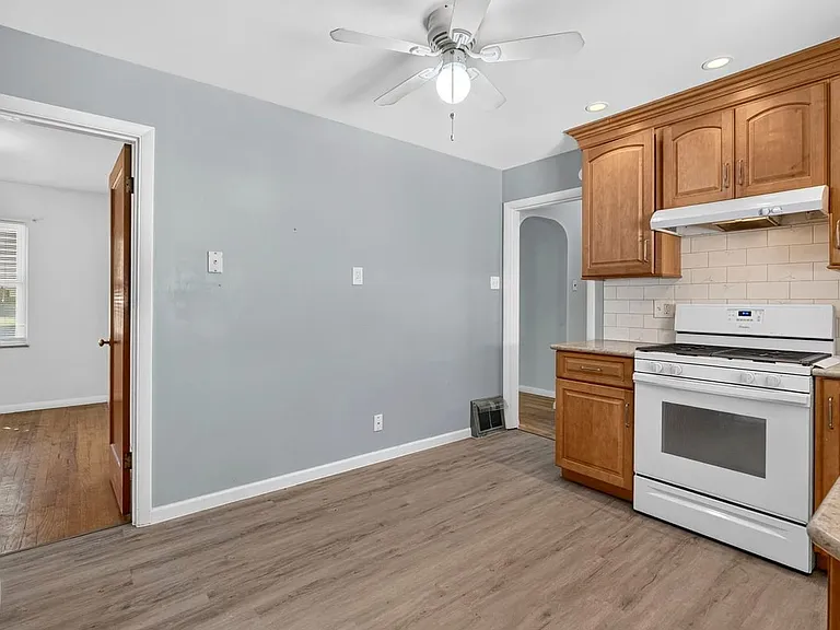 9826 Ravensbrook Dr — Photo 7