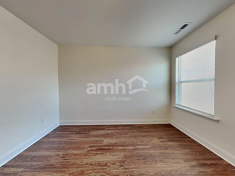 2141 Laurel Village Cir — Photo 27