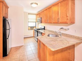 422 Bloomfield St #3R, Hoboken, NJ 07030
