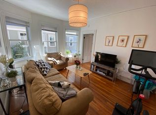 172 Elm St #1A, Cambridge, MA 02140