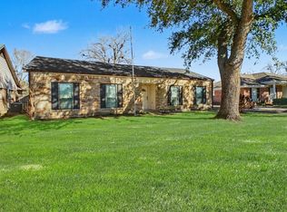 13830 Oakwood Ln, Sugar Land, TX 77498