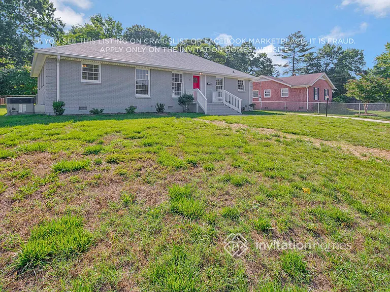 4213 Gladstone Ln — Photo 3