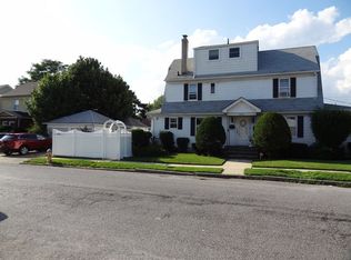 22057 93rd Ave, Queens Village, NY 11428