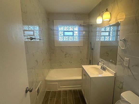 5th image of 7230 W Lakefield Dr #3