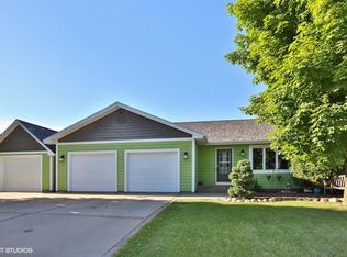 1112 Maplewood Dr, Delano, MN 55328