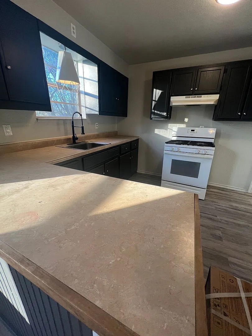 11th Rentals — Photo 4