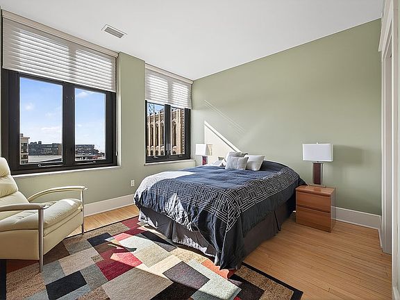 3rd image of 60 Monroe Center St NW APT 10A