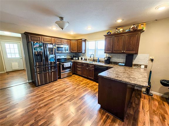 3rd image of 1406 Water St