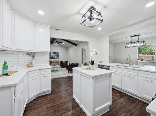 6445 Meadowlark Ln E, Watauga, TX 76148