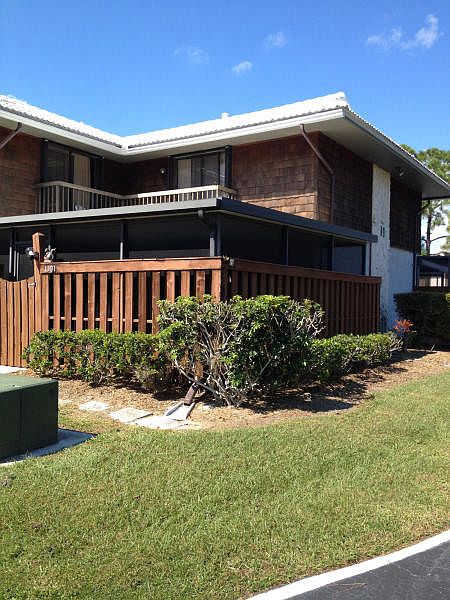 1st image of 1101 SE Sir Lancelot Dr