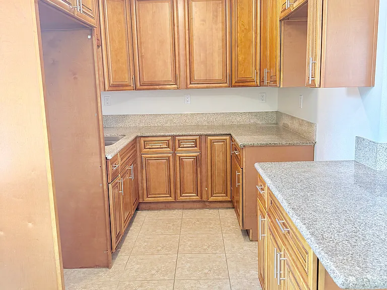 4062 W 130th St #D — Photo 9