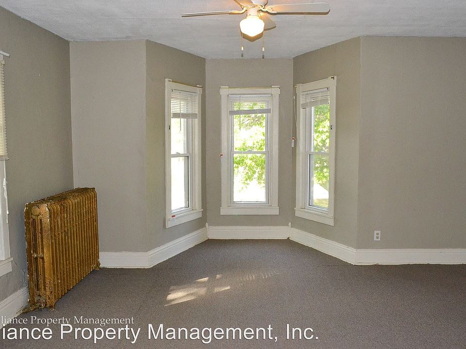 1st image of 1017 Laramie St APT 04