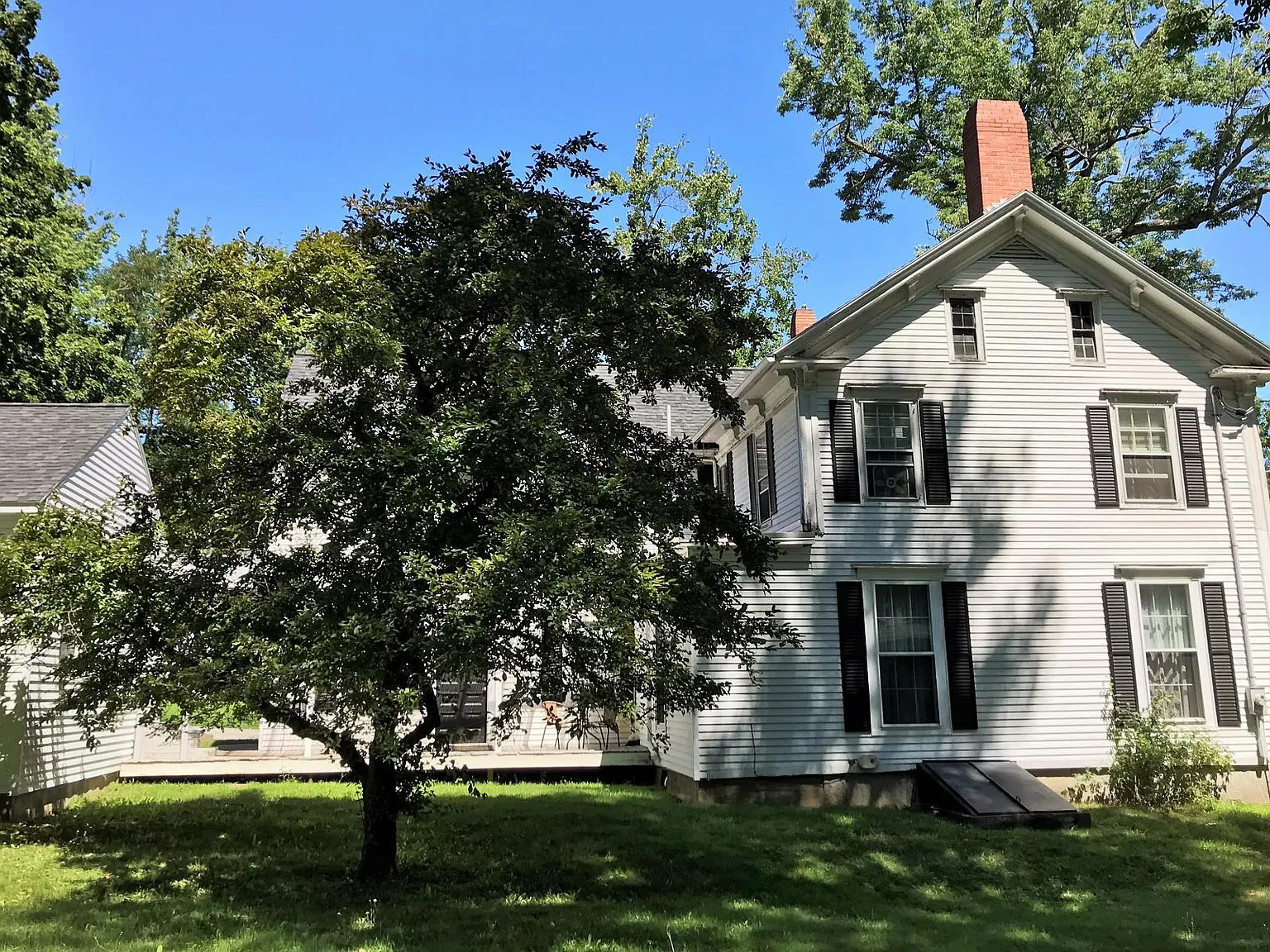 6 bed, 4.5 bath, 2876 sqft, $5,000 — Photo 3