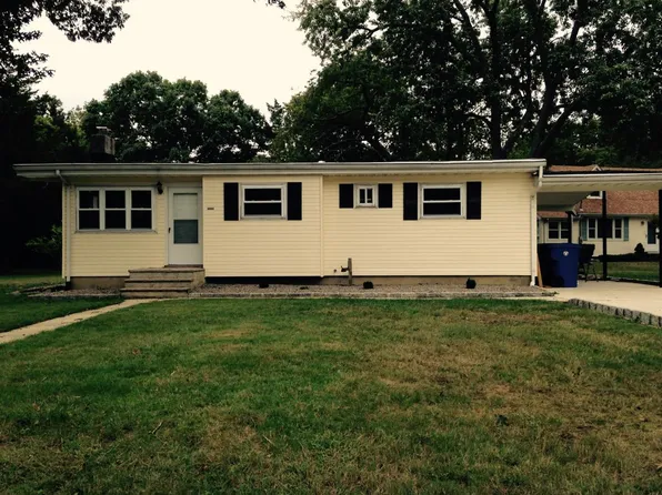 9 Chestnut Hill Dr, Toms River, NJ 08755