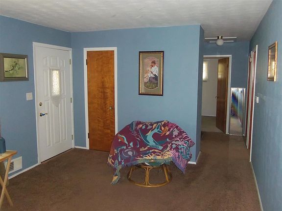 3rd image of 1031 Canterbury Dr