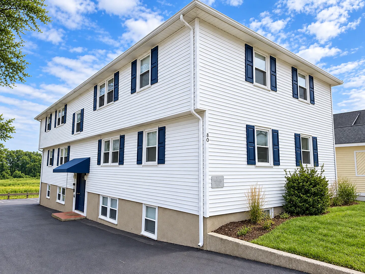 2 bed, 800 sqft, $2,400 — Photo 1