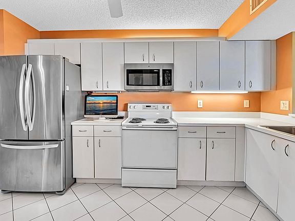 5th image of 9575 Weldon Circle #209
