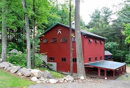 2nd image of 47 Cottage St