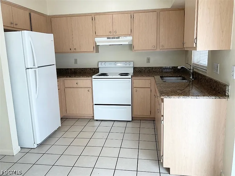 1423 Andalusia Blvd — Photo 2