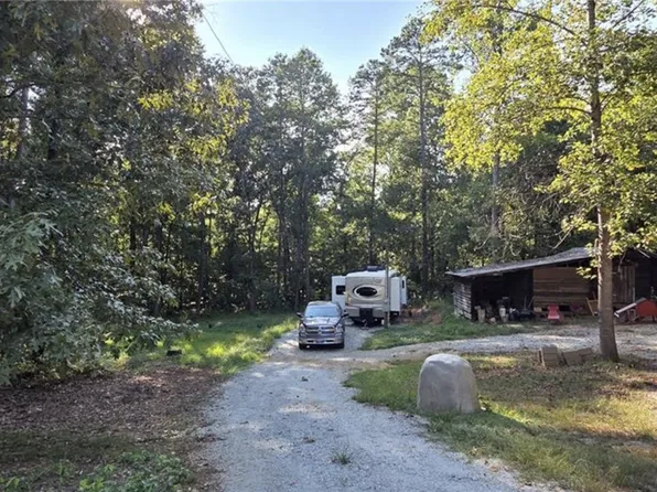 730/732 Morton Dr, Westminster, SC 29693