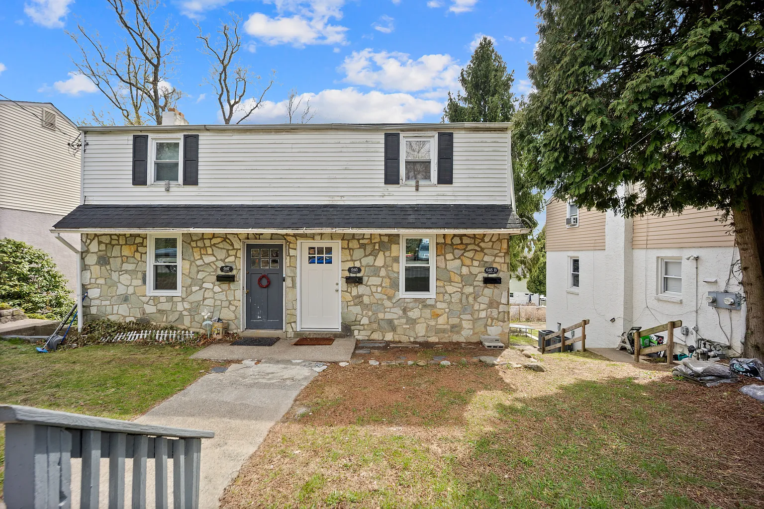 647 Roberts Ave #1 photo 1