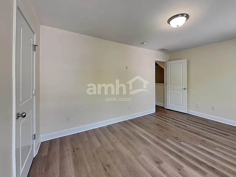 2474 Beal St — Photo 10