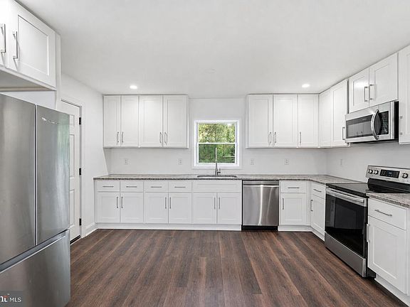 3rd image of 5281 Red Hill Dr