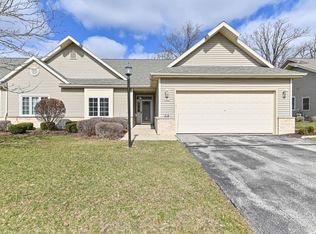 5322 S Butterfield Way, Milwaukee, WI 53221