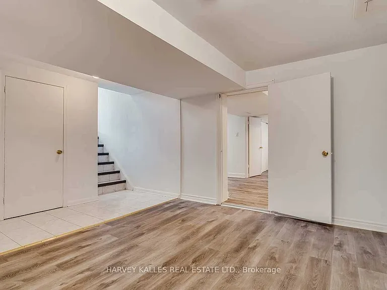 135 Combe Ave — Photo 26